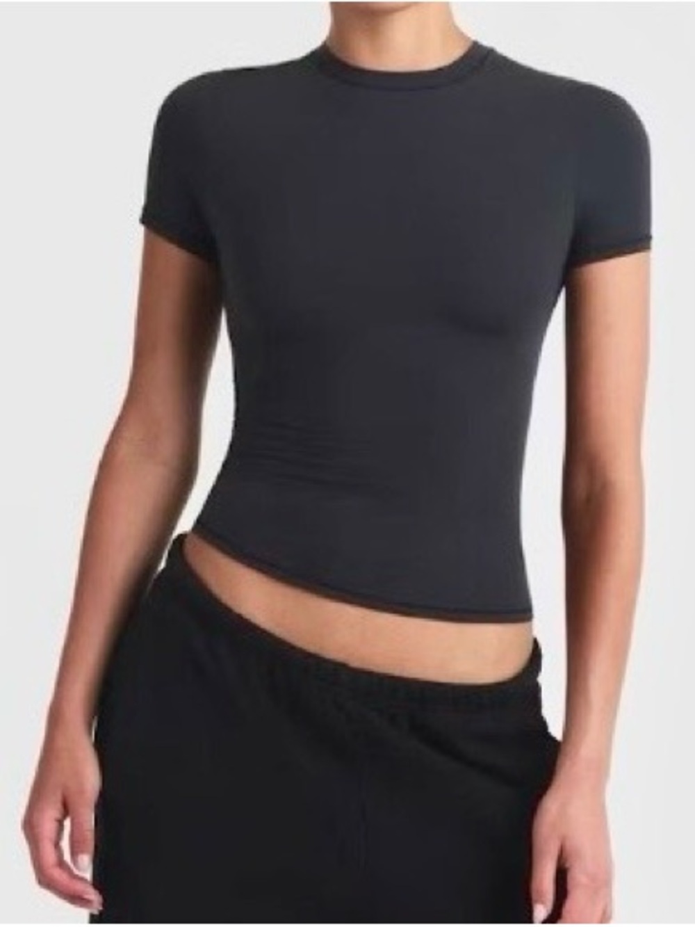 SKIMS Onyx Fits Everybody T-Shirt